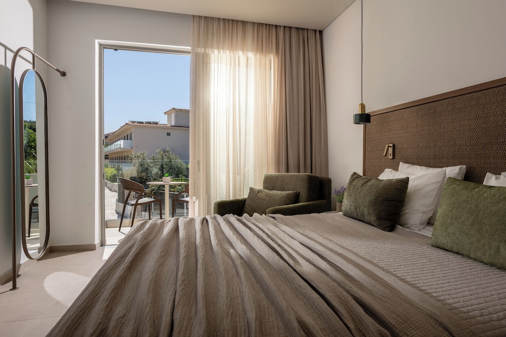 Superior Double or Twin Room - Photo 7