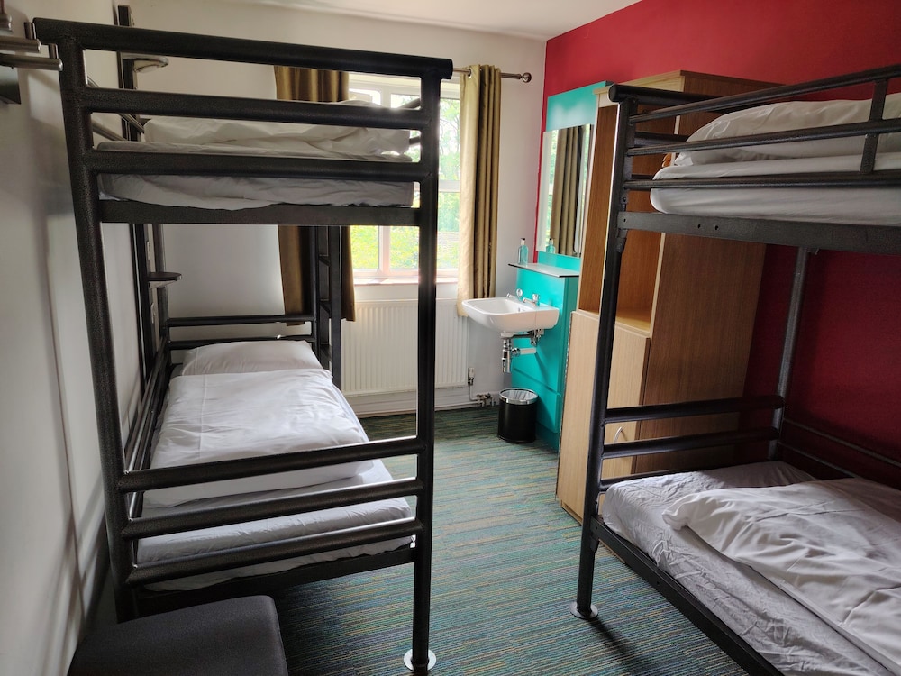 Room (4 Bed Private) photo 2