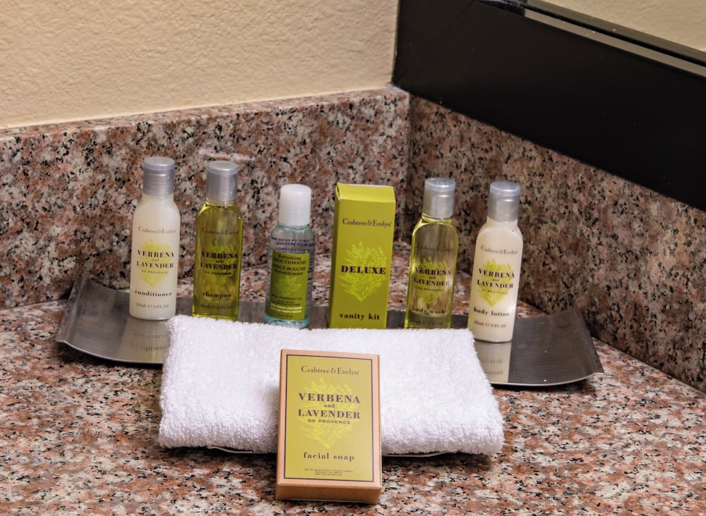 Junior Suite, 1 King Bed, Accessible, Bathtub