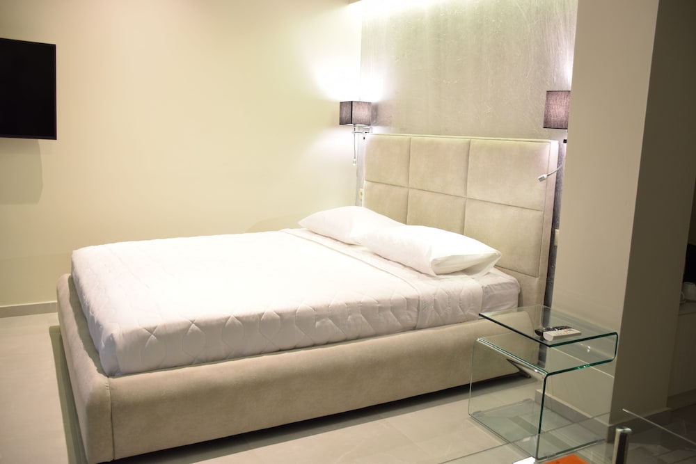 Deluxe Apartment, 1 Queen Bed, Hill View photo 3