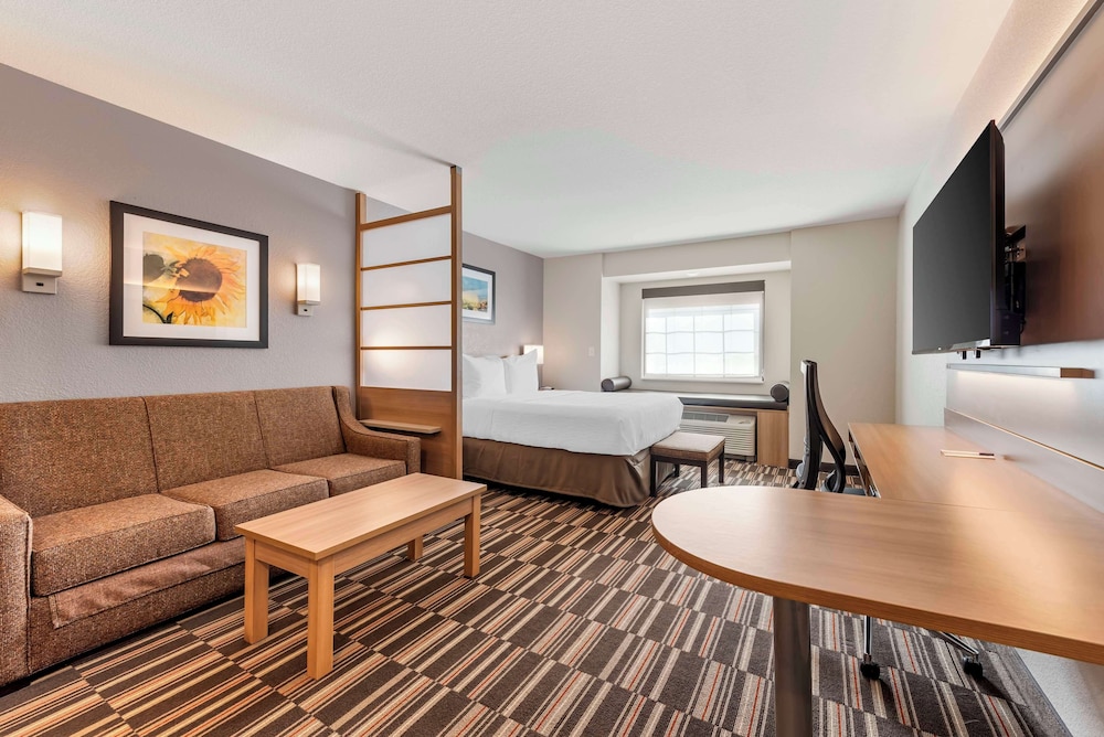 Suite, 1 Queen Bed, Non Smoking (with Single Sofabed)