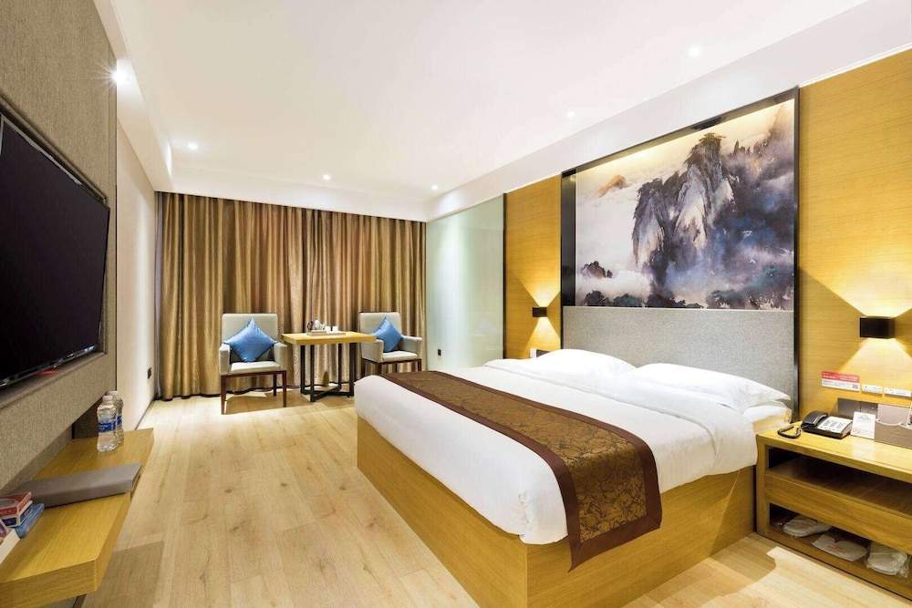 Room, 1 King Bed, Smoking