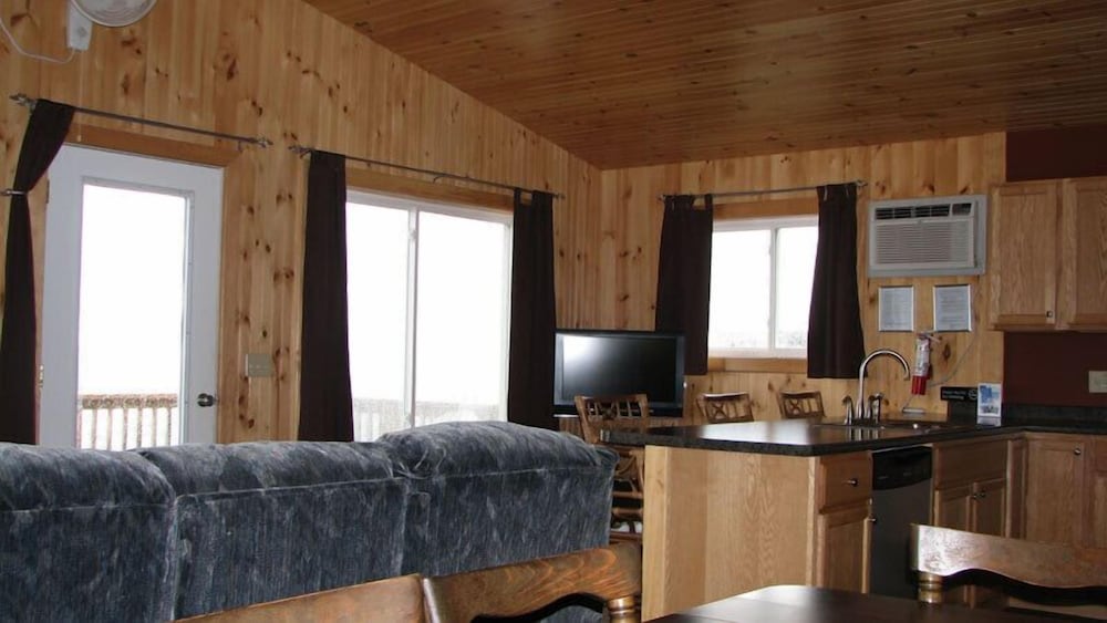 Cottage 13, 3 Bedrooms (reached by stairs) photo 2