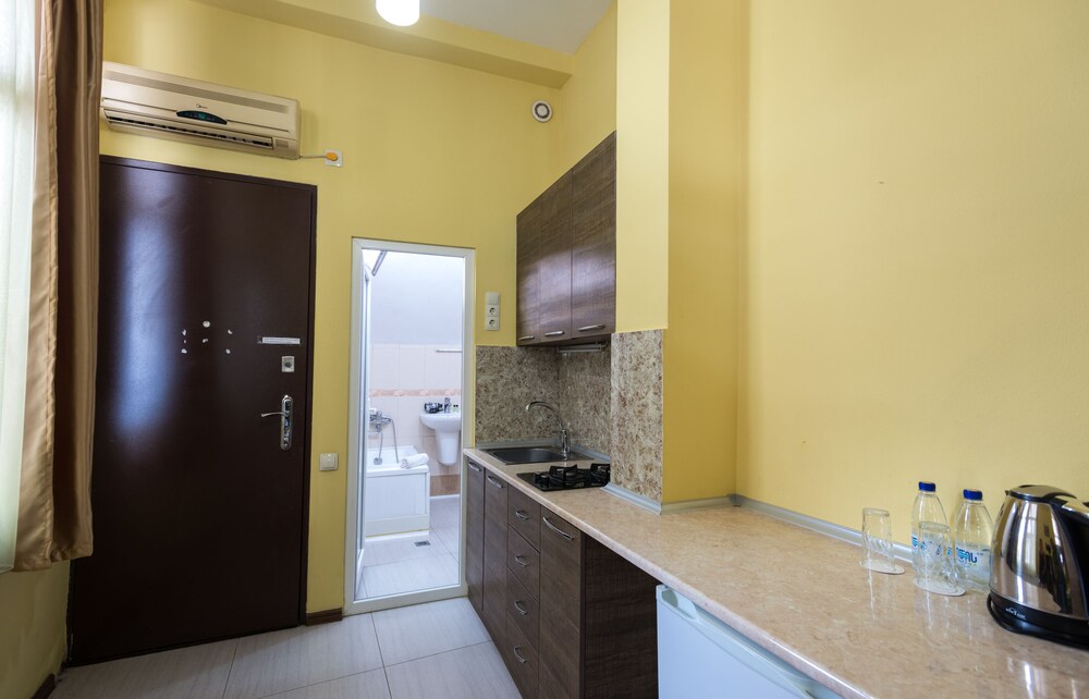 Apartment (1) photo 3