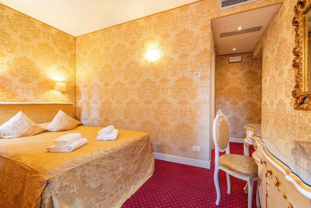 Standard Room photo 3