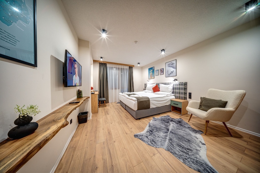 Deluxe Double or Twin Room