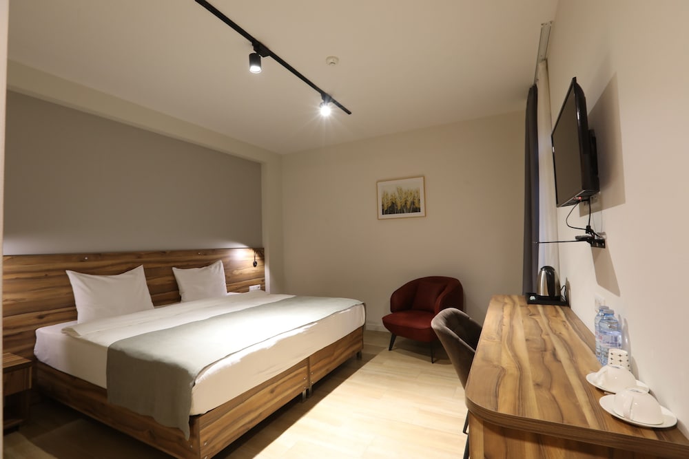 Economy Room
