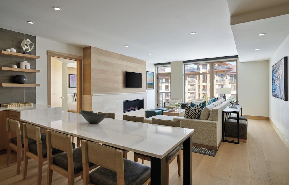 Cirque Two Bedroom Premium Residence - Photo 4