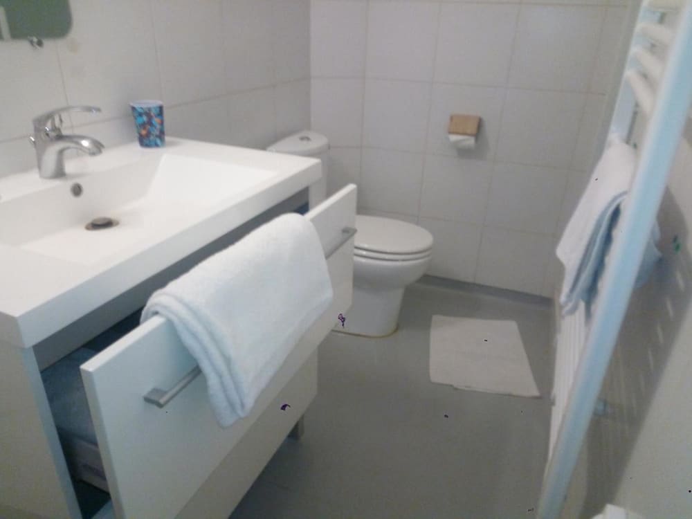 Standard Double Room - Photo 2