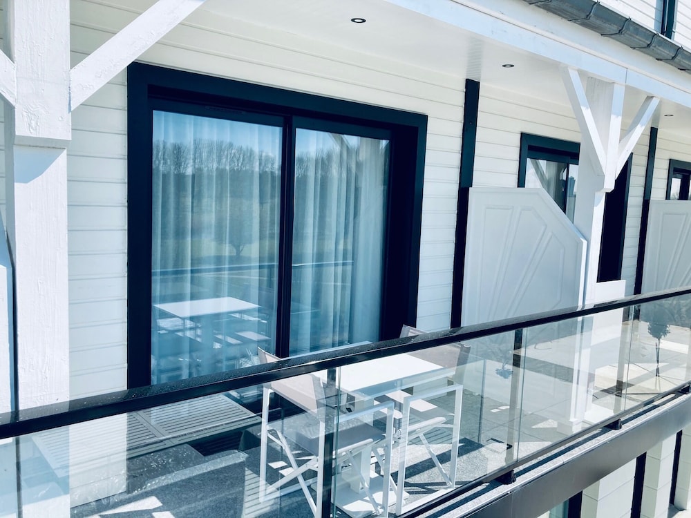 Deluxe Room, 1 King Bed, Balcony, Golf View (Twin bed on request) - Photo 2