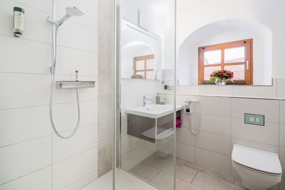 Double Room - Photo 8