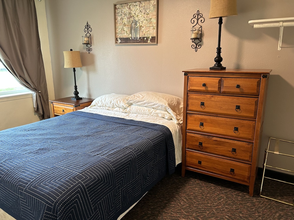 Basic Apartment, 1 Bedroom, Bathtub, Mountain View photo 1