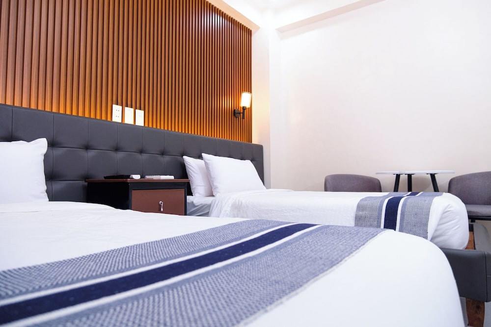Deluxe Room - Photo 6