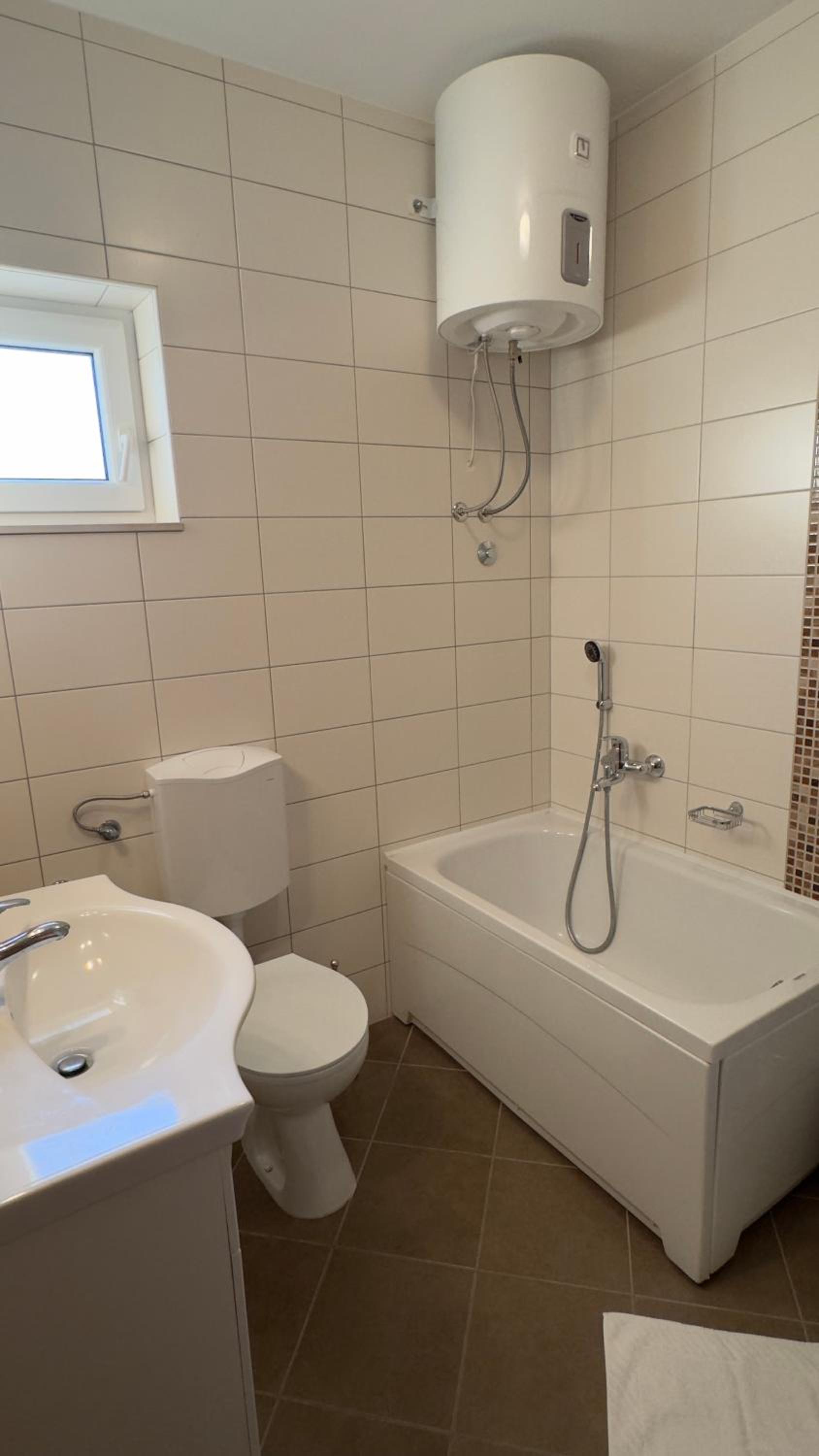 Two-Bedroom Apartment - Photo 5