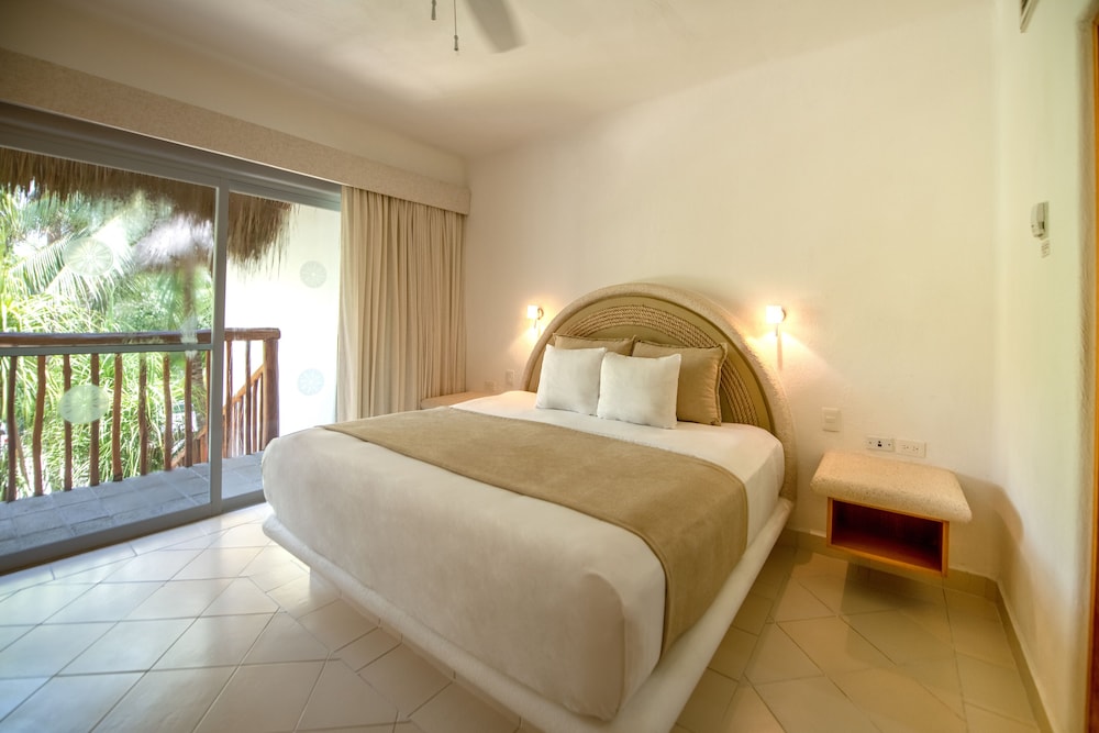 Suite, 3 Bedrooms, Ocean View - Photo 5