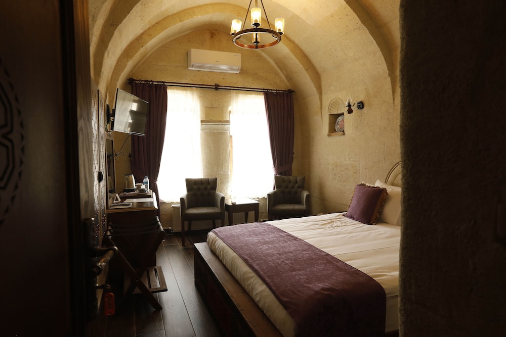 Deluxe Room - Photo 2