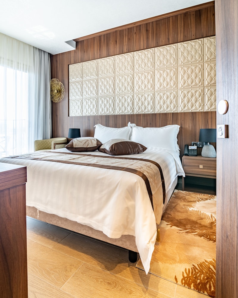 Standard Double Room, 1 Queen Bed, City View