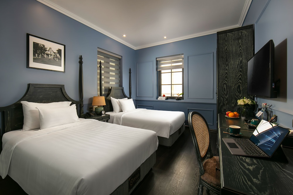 Premium Double or Twin Room - Photo 10