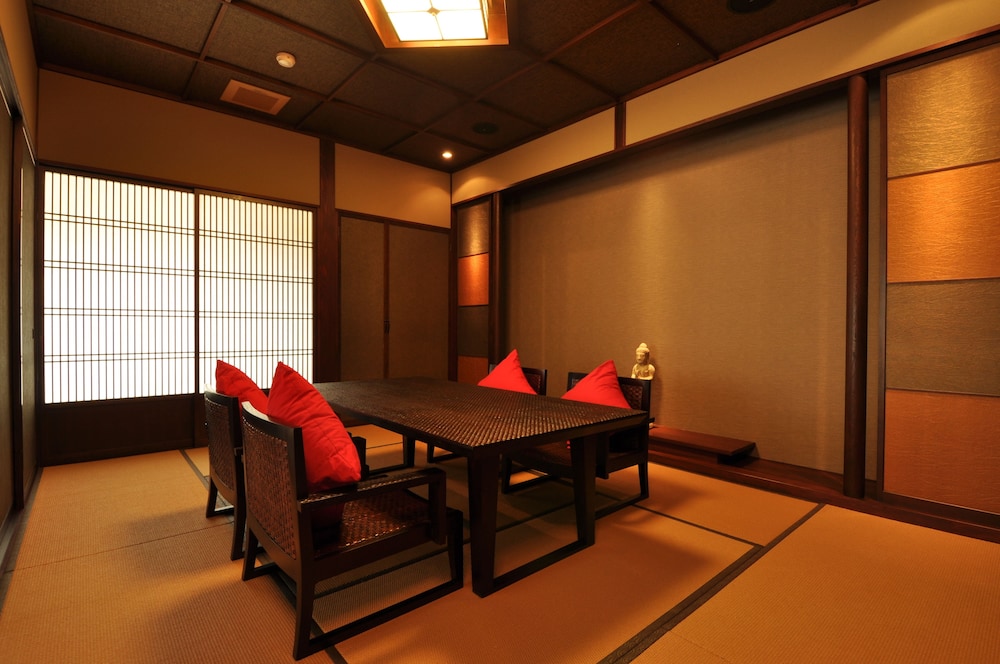 Japanese Style Deluxe Room with Private Bath (Yutori no ma),Private Bath 30mins,Sashimi Plate photo 2
