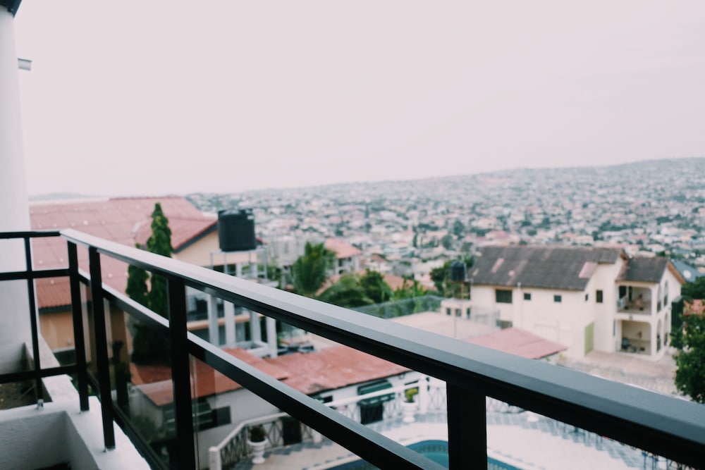 Panoramic Suite, City View, Poolside photo 3