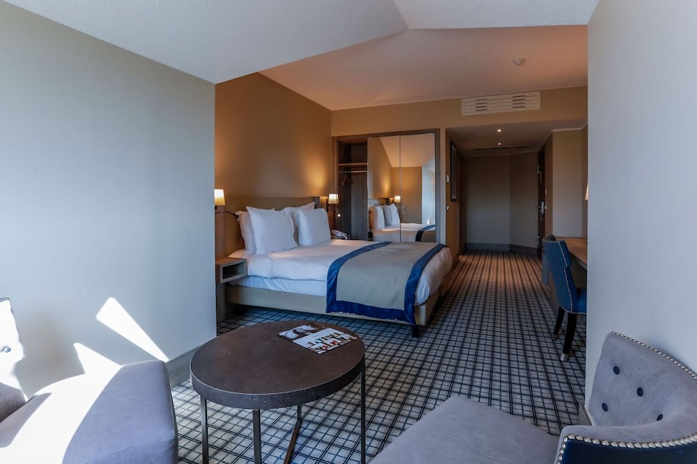 Deluxe Double Room, 1 Double Bed, Golf View - Photo 3