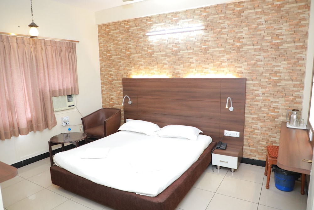 Deluxe Room, 1 Double Bed, Non Smoking photo 1