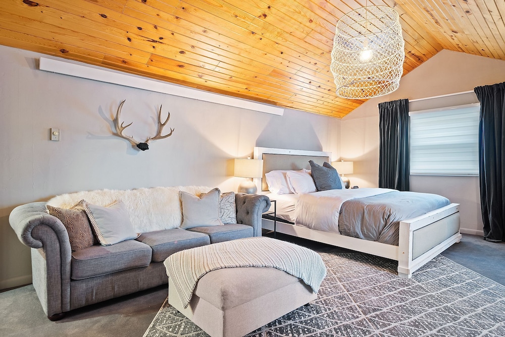 Luxury Room, 1 King Bed photo 1