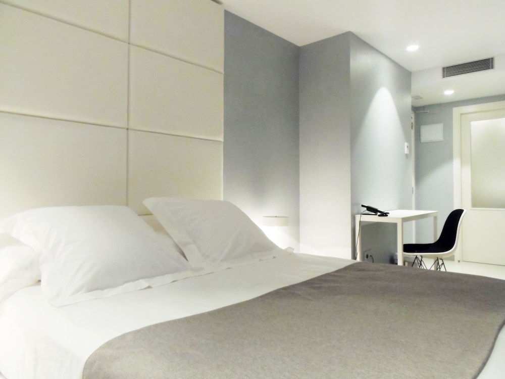 Standard Room, Balcony (Vistas al castillo)