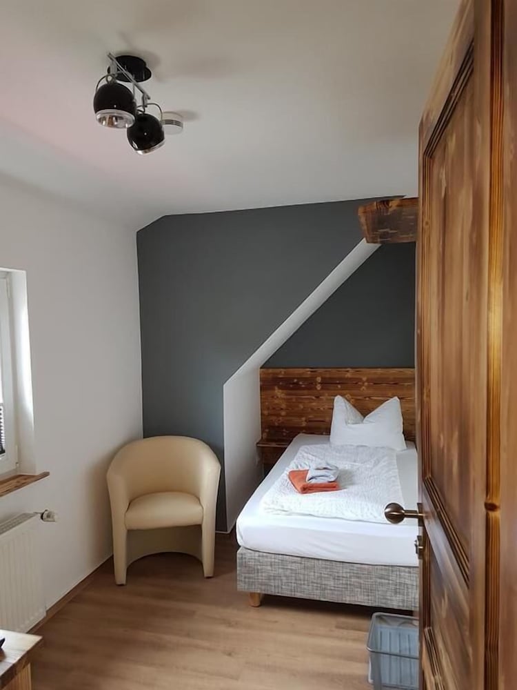 Economy Suite