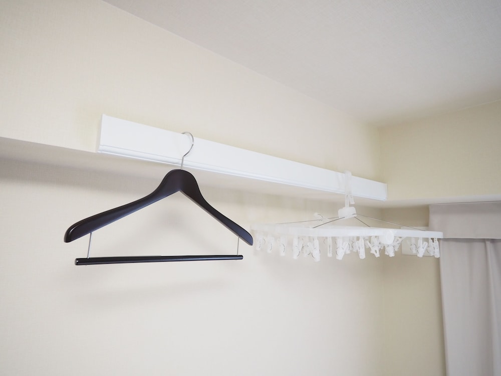 Twin Room, Non Smoking (Accessible) photo 3