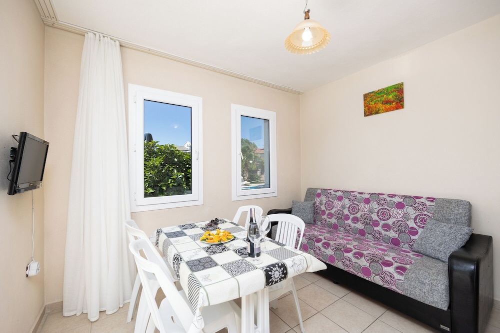 Family Room, 2 Bedrooms, Pool View photo 2
