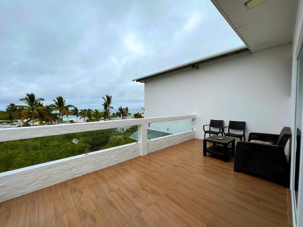 Deluxe Triple Room, Balcony photo 3