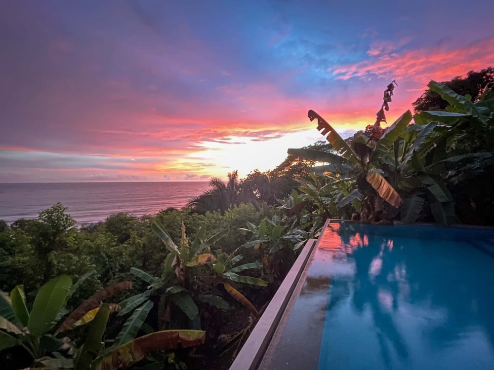 2 Bedroom Villa, Infinity pool and Air Conditioning photo 3