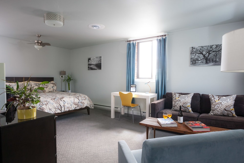 King Studio Suite photo 2