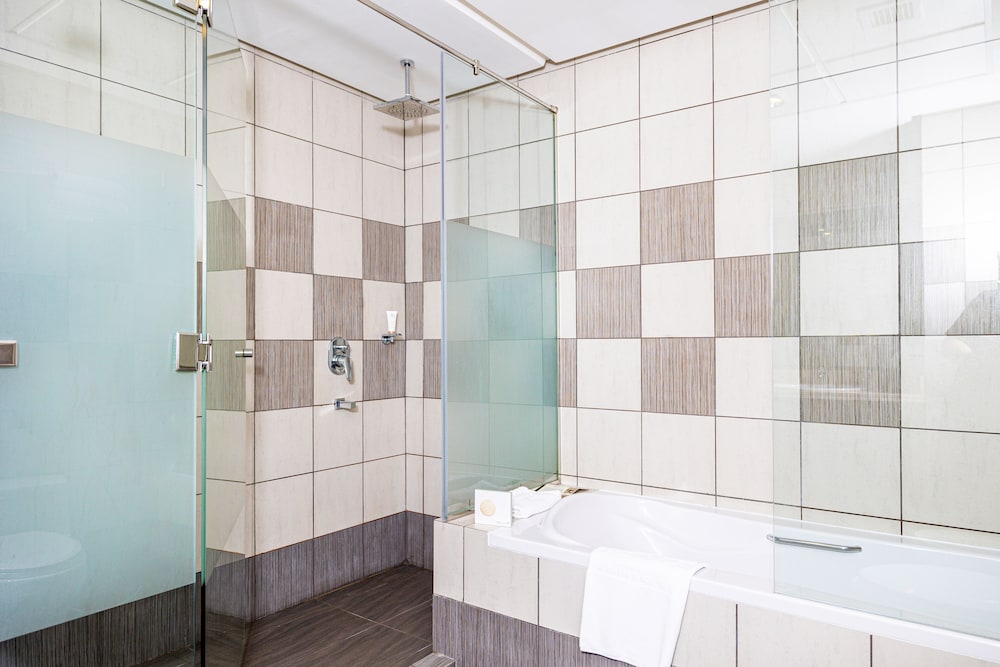 Suite, Multiple Beds, City View (Superior Two Bedroom) - Photo 14