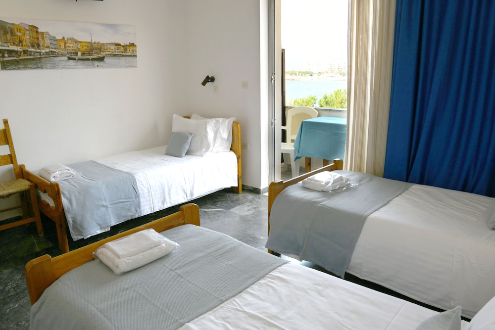 Standard Triple Room, Partial Sea View