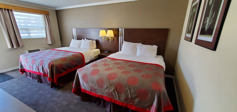 Standard Room, 2 Queen Beds photo 1