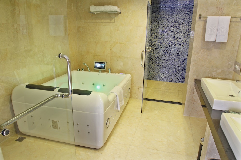 Presidential Suite photo 2