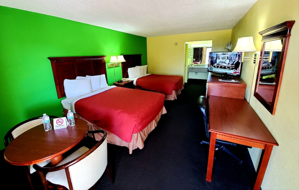 Standard Room, 2 Double Beds, Non Smoking photo 2
