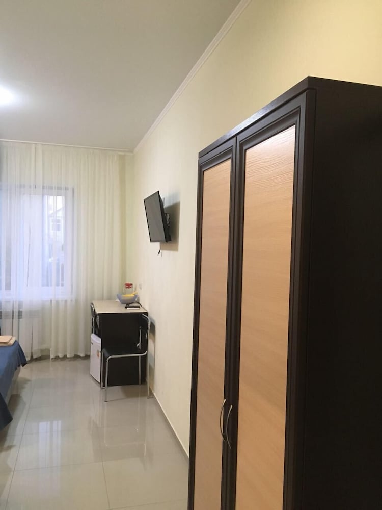 Economy Double Room photo 2