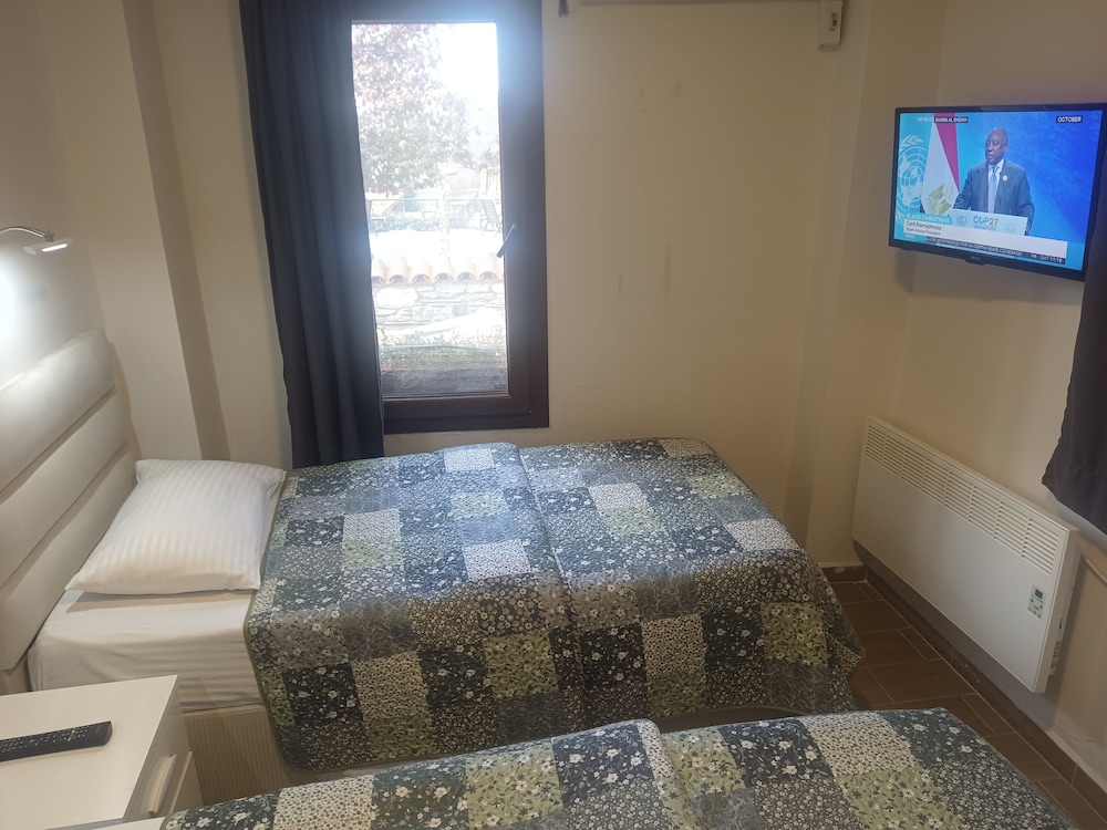 Basic Twin Room, Courtyard View photo 1