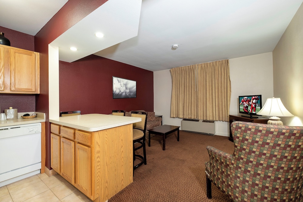 Suite, Non Smoking, Kitchen (2 Queen Beds with Sofa bed) photo 3