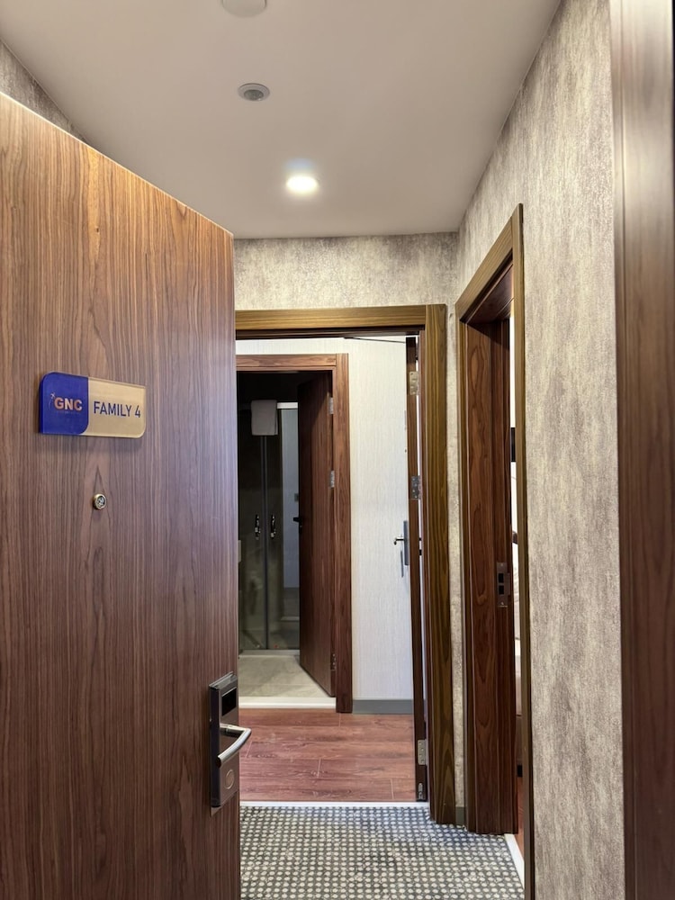 Deluxe Quadruple Room, City View