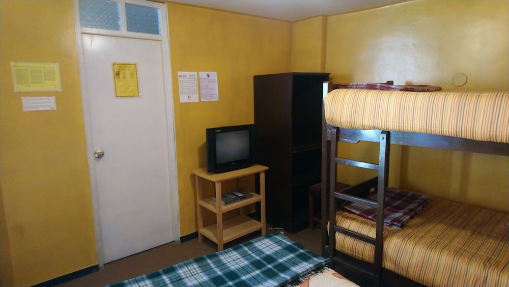 Standard Triple Room, Ensuite, Garden View photo 3