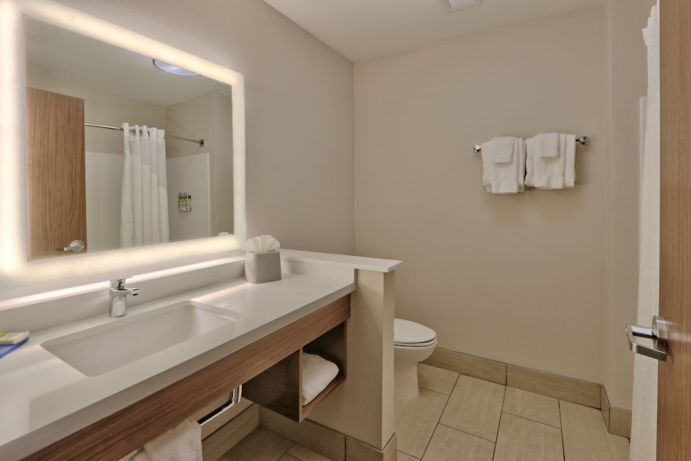 Standard Room, 2 Queen Beds, Accessible (Communications Accessible) - Photo 5