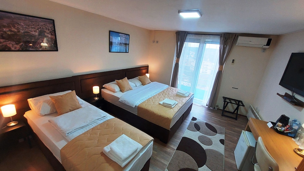 Family Room - Photo 1