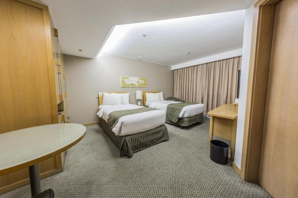 Deluxe Twin Room photo 2