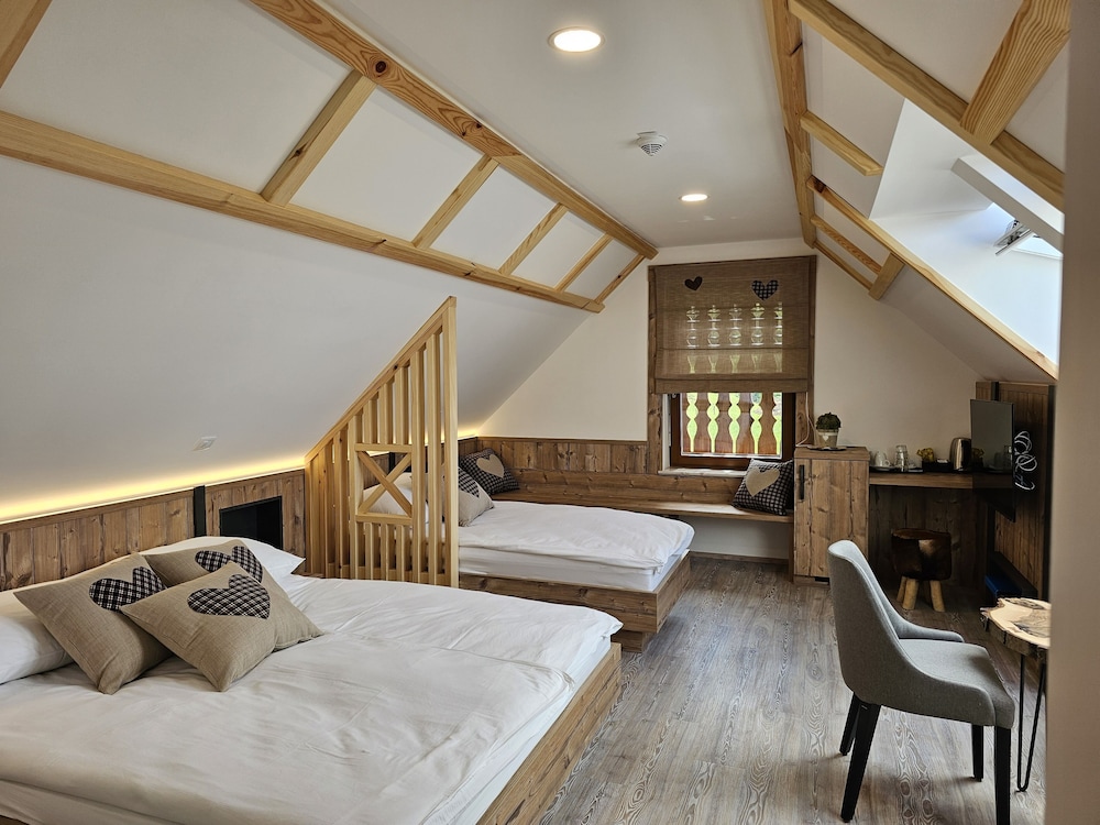 Classic Triple Room, 1 Bedroom photo 3