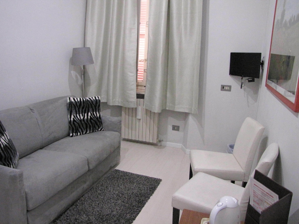 Standard Double Room photo 3