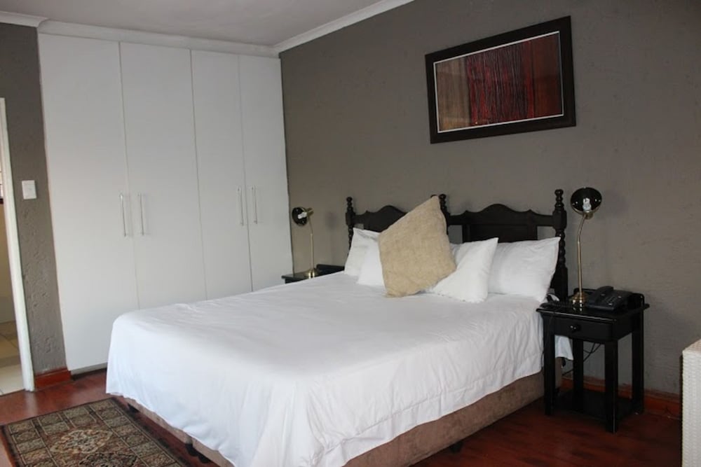 Deluxe Suite photo 2